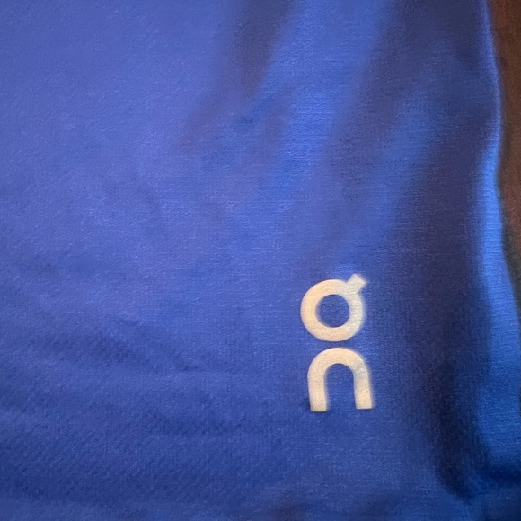 On Running Blue Fitted Sleeveless Tank Top - Picture 5 of 7